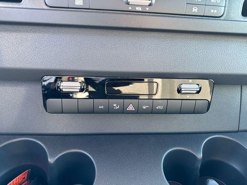 Used 2024 Mercedes-Benz Sprinter 3500 image 25