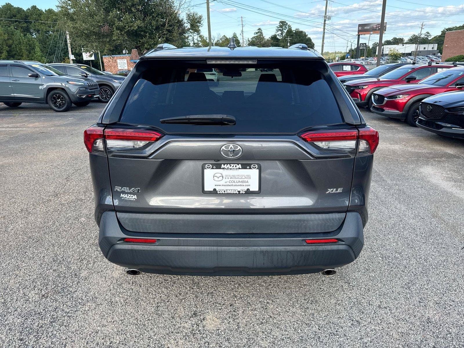 Used 2019 Toyota RAV4 XLE w/ Convenience Package FWD image 25