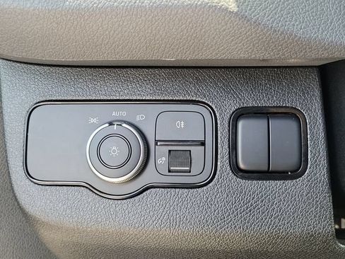 Used 2023 Mercedes-Benz Sprinter 2500 image 18