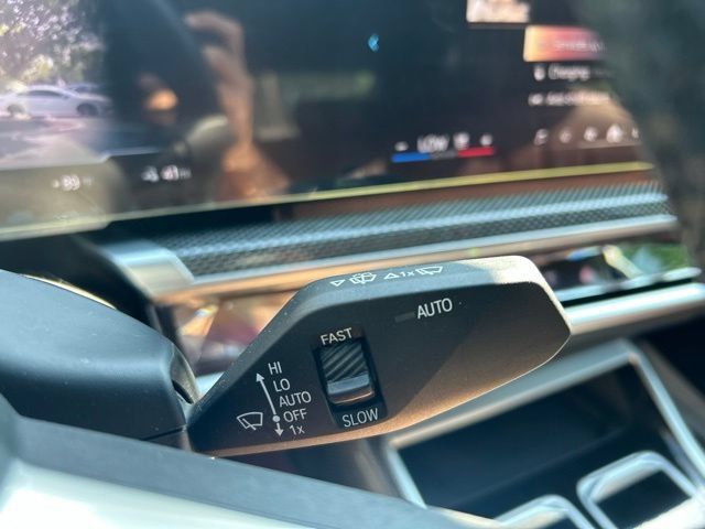 Used 2023 BMW i7 xDrive60 AWD/4WD image 16