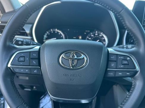 Certified 2021 Toyota Highlander XLE image 36