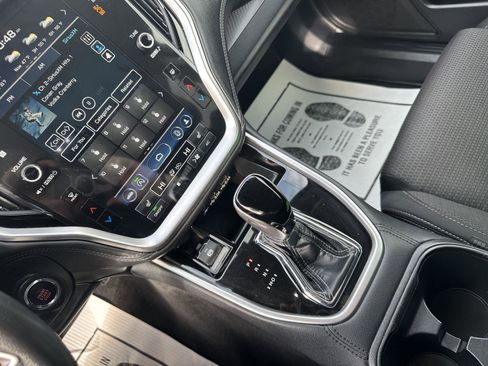 Used 2023 Subaru Outback Premium image 16