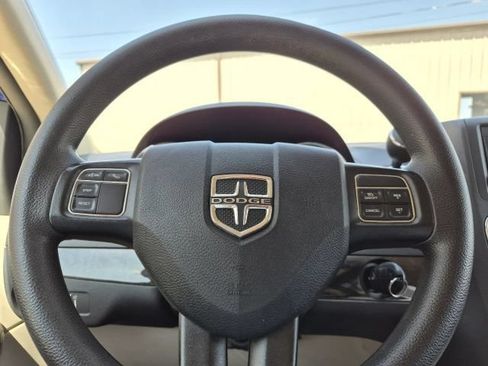 Used 2019 Dodge Grand Caravan SE w/ UConnect Hands-Free Group FWD image 25