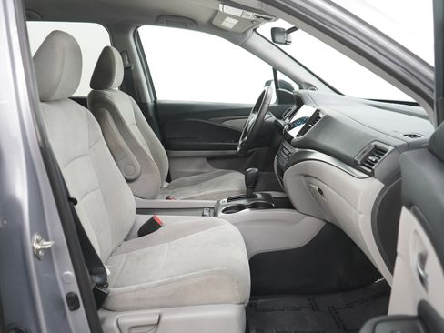 Used 2020 Honda Pilot EX image 11