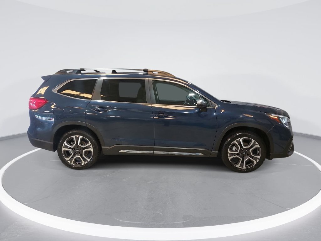 Used 2023 Subaru Ascent Limited w/ Technology Package AWD/4WD image 4