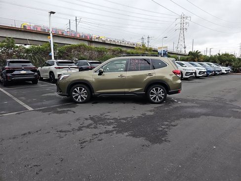Used 2022 Subaru Forester Limited w/ Popular Package #3 image 4