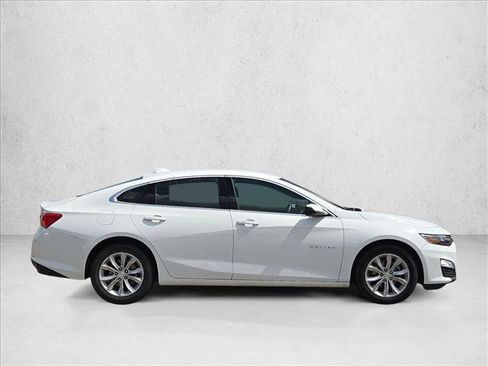Used 2025 Chevrolet Malibu LT FWD image 4
