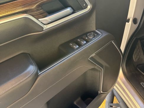 Used 2022 Chevrolet Silverado 1500 LT w/ Z71 Off-Road Package image 13