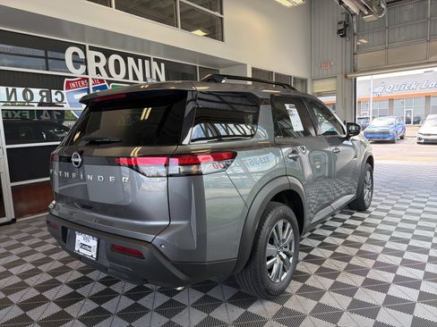 Used 2025 Nissan Pathfinder SV FWD image 6