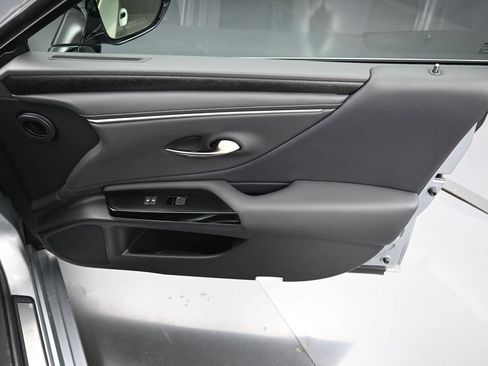 Used 2025 Lexus ES 350 w/ Accessory Package (Z1) FWD image 36