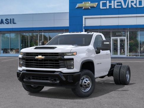 New 2026 Chevrolet Silverado 3500 W/T w/ WT Convenience Package AWD/4WD image 6