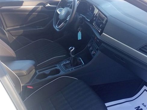 Used 2024 Volkswagen Jetta Sport image 12