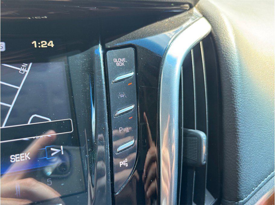 Used 2019 Cadillac Escalade Luxury w/ Escalade Sport Edition AWD/4WD image 35