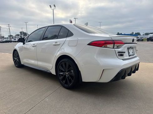 Used 2026 Toyota Corolla SE FWD image 3
