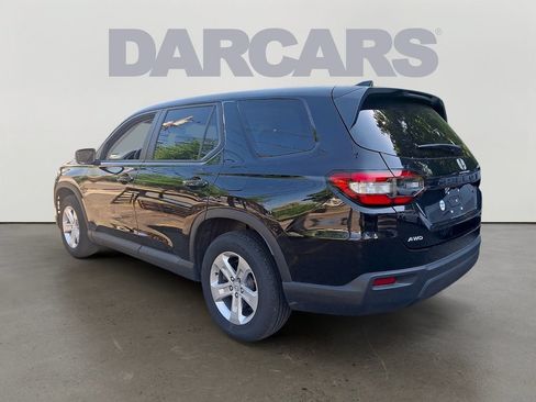 Used 2023 Honda Pilot LX image 4