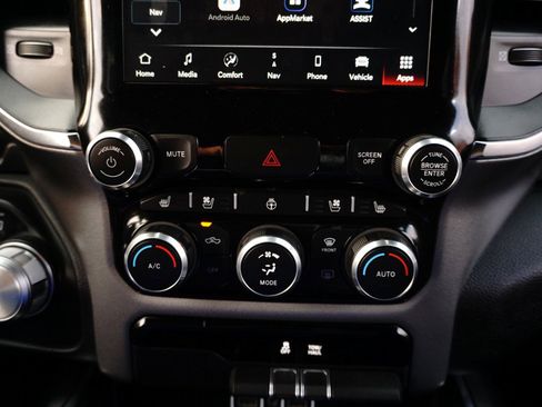 Used 2024 RAM 1500 Laramie AWD/4WD image 22