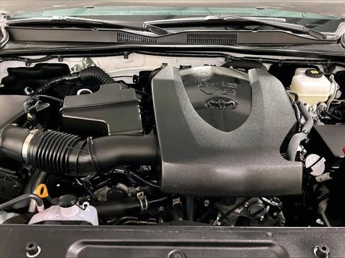 Certified 2023 Toyota Tacoma TRD Off-Road image 11