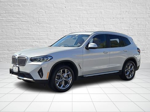 Used 2023 BMW X3 xDrive30i w/ Convenience Package AWD/4WD image 3