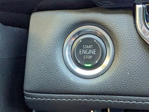 Used 2024 Chevrolet Colorado LT w/ LT Convenience Package III image 24