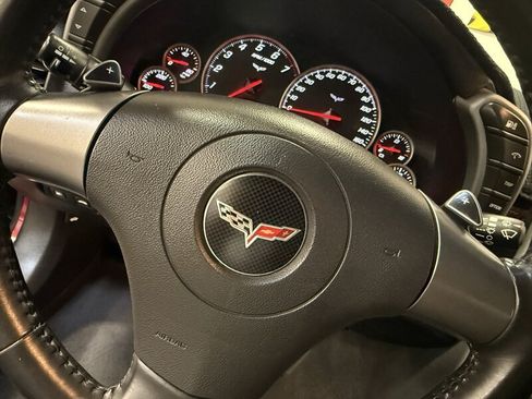 Used 2006 Chevrolet Corvette Coupe w/ Preferred Equipment Group RWD image 26