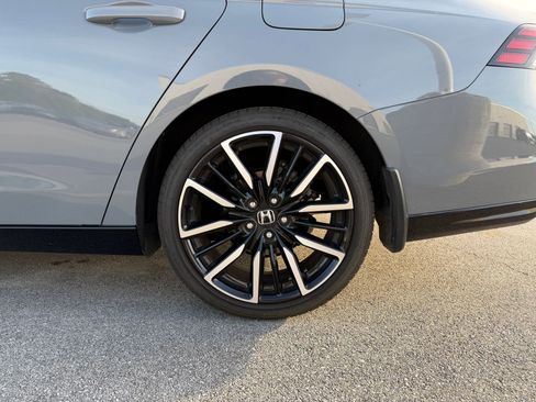 Used 2024 Honda Accord Touring image 10