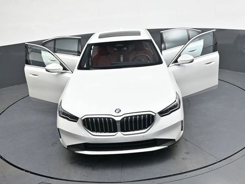 Used 2025 BMW 530i xDrive w/ Premium Package image 36