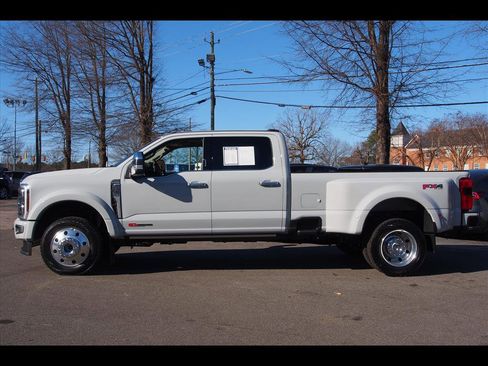 Used 2026 Ford F450 Platinum w/ Platinum Plus Package image 2
