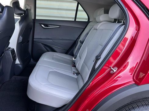 New 2025 Kia Niro EX image 12