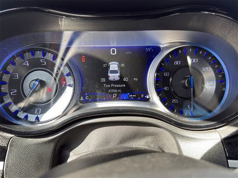 Used 2019 Chrysler 300 S image 20