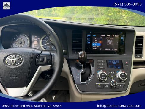 Used 2015 Toyota Sienna XLE w/ XLE Navigation Package FWD image 29