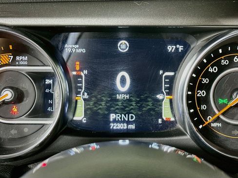 Used 2021 Jeep Wrangler Unlimited Sahara AWD/4WD image 18