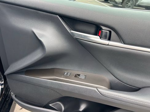Used 2021 Toyota Camry XLE FWD image 46