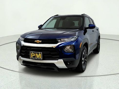 Used 2023 Chevrolet TrailBlazer LT w/ Convenience Package AWD/4WD image 2