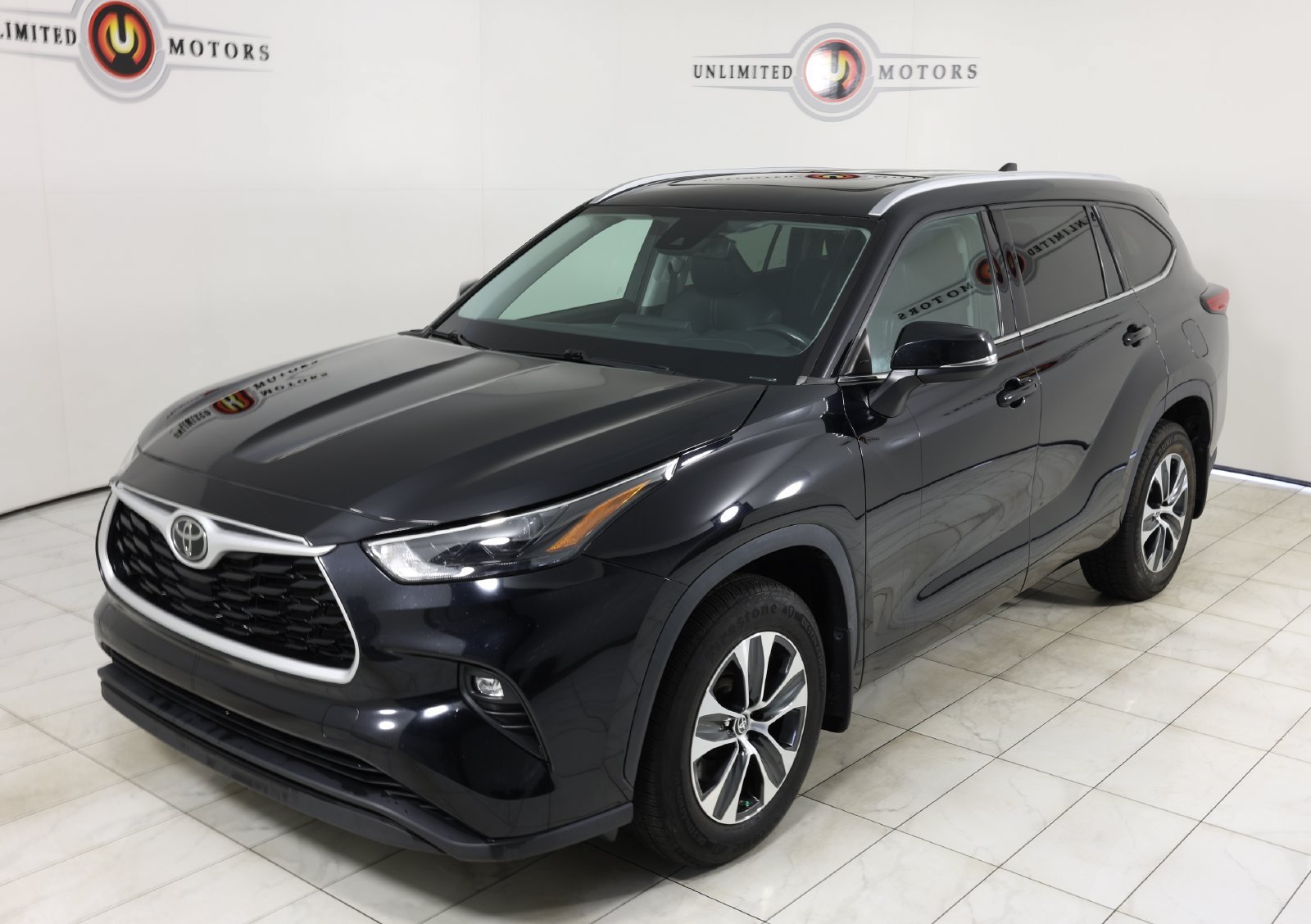 Used 2022 Toyota Highlander XLE AWD/4WD image 35
