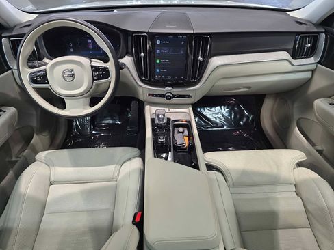 Used 2023 Volvo XC60 T8 Ultimate w/ Climate Package image 9