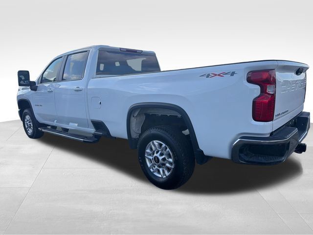 Used 2025 Chevrolet Silverado 2500 LT w/ Convenience Package AWD/4WD image 3