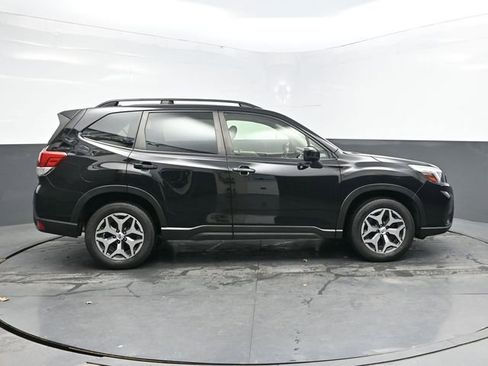 Used 2019 Subaru Forester Premium image 8