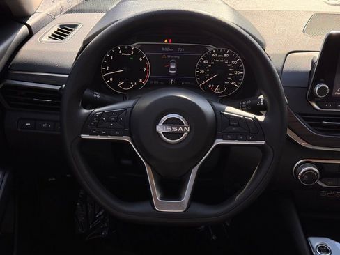 Used 2024 Nissan Altima 2.5 SV image 20