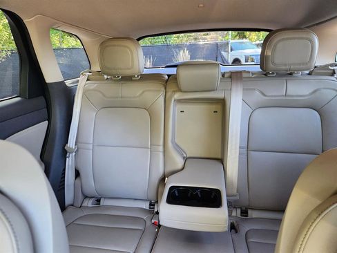 Used 2021 Lincoln Corsair AWD image 20