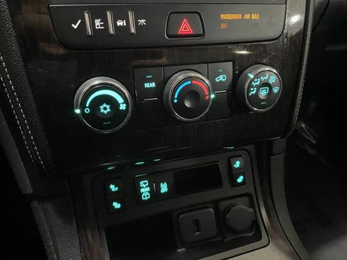 Used 2017 Chevrolet Traverse LT w/ Style and Technology Package image 40