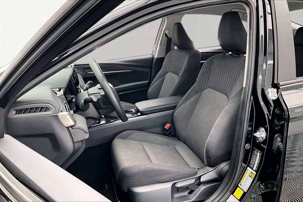 Used 2025 Toyota Camry LE FWD image 25
