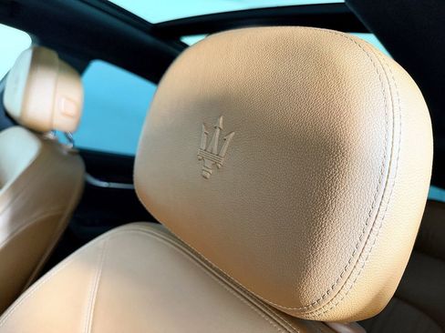 Used 2018 Maserati Levante AWD/4WD image 40