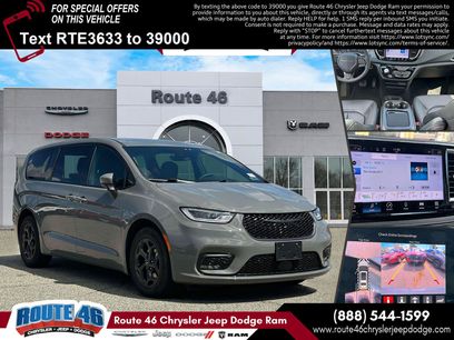 Used 2023 Chrysler Pacifica Touring-L w/ S Appearance Package