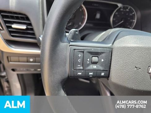 Used 2025 Nissan Rogue SV FWD image 11