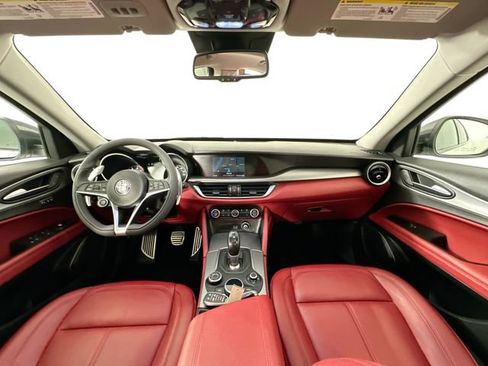 Used 2019 Alfa Romeo Stelvio Sport w/ Quick Order Package 22J Sport AWD/4WD image 3