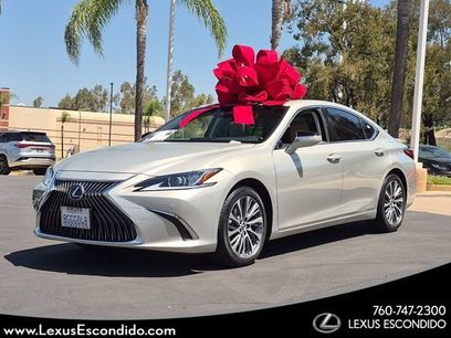 Used 2019 Lexus ES 300h w/ Premium Package