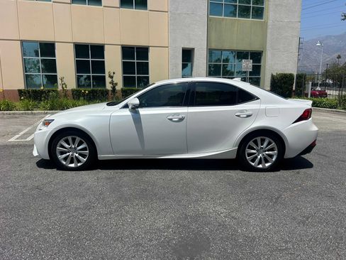 Used 2016 Lexus IS 200t RWD image 4