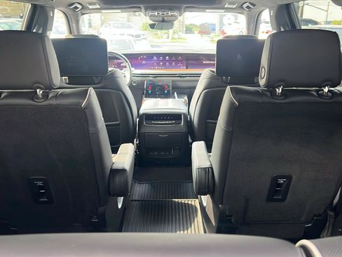 Used 2025 Cadillac Escalade Sport Platinum AWD/4WD image 16