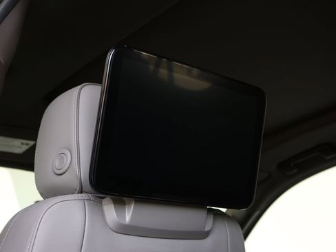 Used 2021 GMC Yukon XL SLT w/ SLT Premium Package image 24