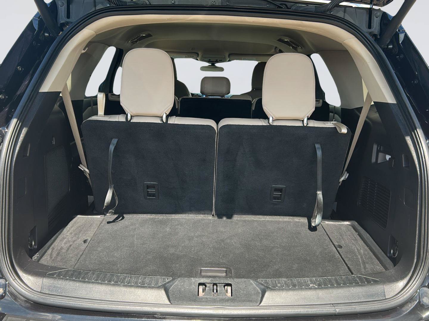 Certified 2022 Ford Explorer Limited RWD image 30